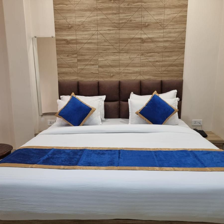 Hotel The Seven's 2*